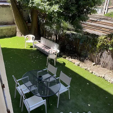 Bel Avec Toit-terrasse, 2 Chambres, Centre De Lägenhet