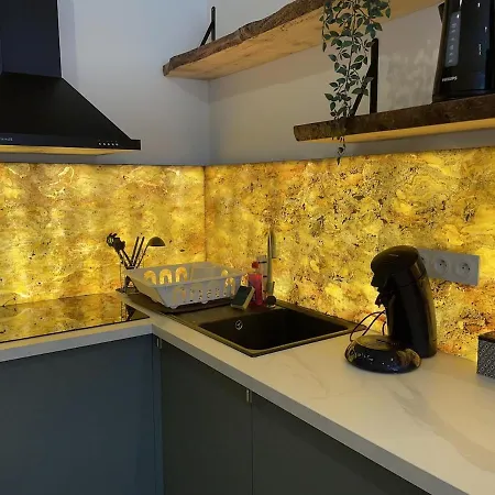Bel Avec Toit-terrasse, 2 Chambres, Centre De *