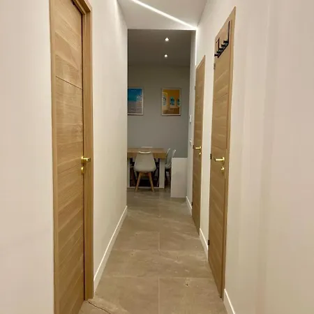 Joli Avec Jardin, 2 Chambres, Centre De *