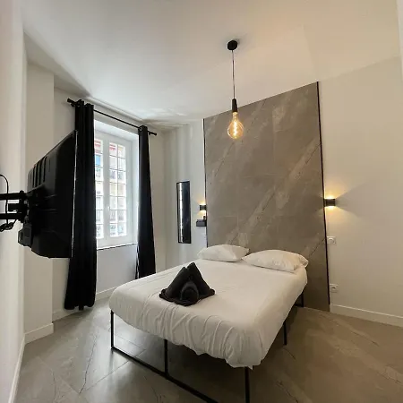 Bel Avec Toit-terrasse, 2 Chambres, Centre De 公寓